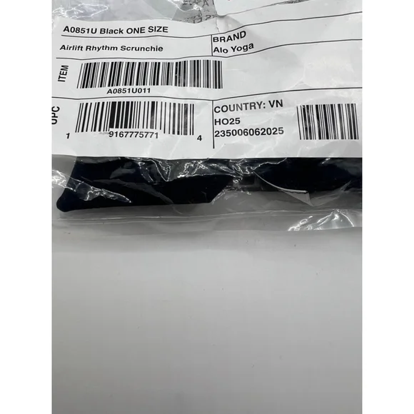 NWT Alo Yoga Airlift Rhythm Scrunchie One Size Black - Picture 4 of 4